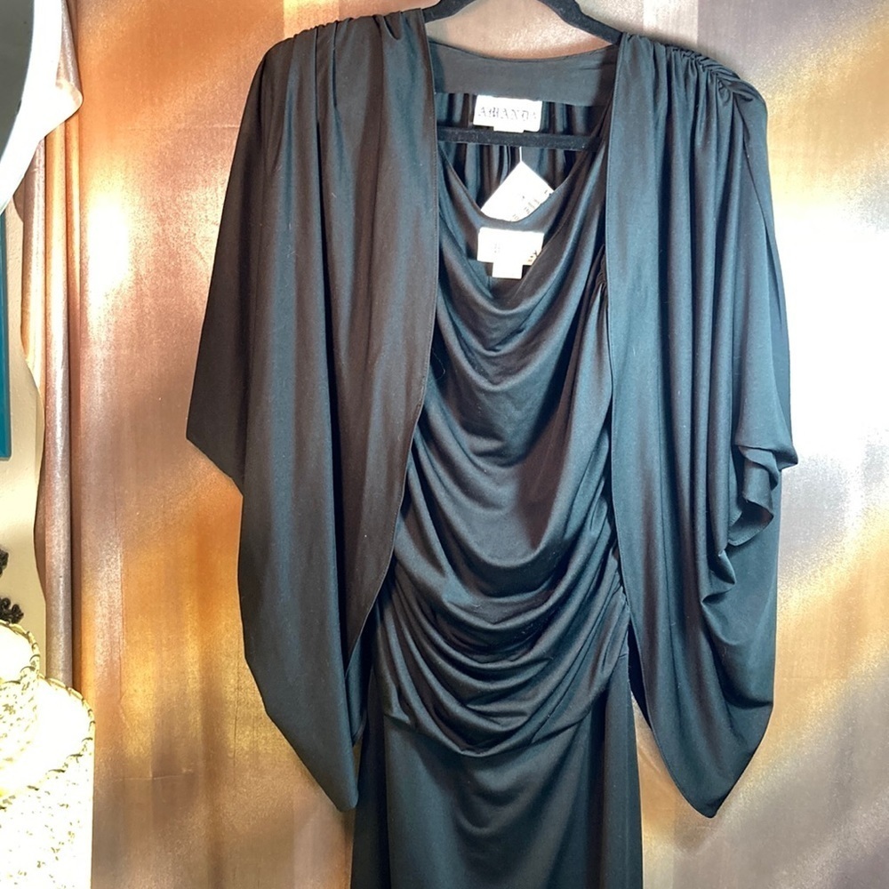 Vintage 70’s 2 piece black slinky polyester dress set. 34” chest 30” waist 135